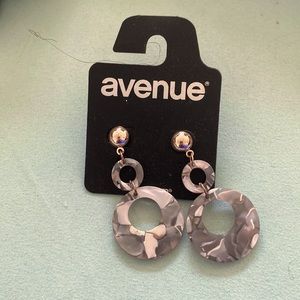 Avenue pieced ears grey marble